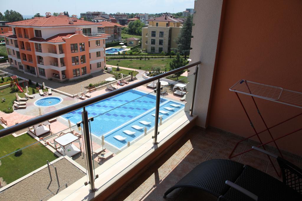 Apartment In St. Constantine And Helena Saints Constantine and Helena Exterior foto
