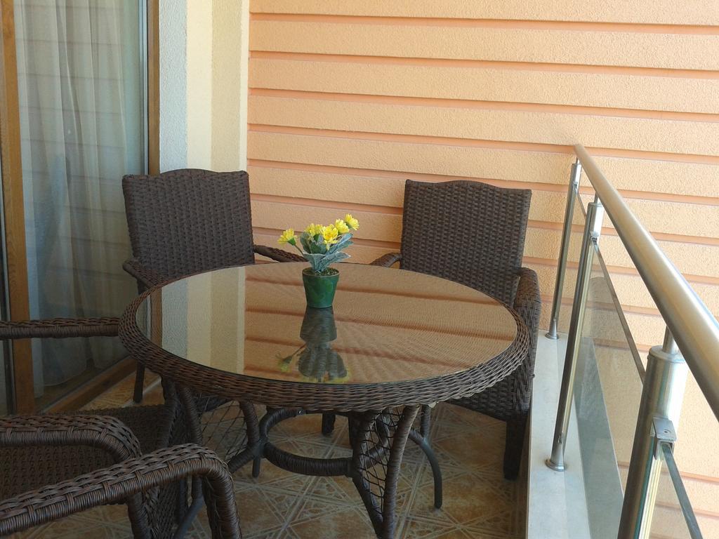 Apartment In St. Constantine And Helena Saints Constantine and Helena Exterior foto