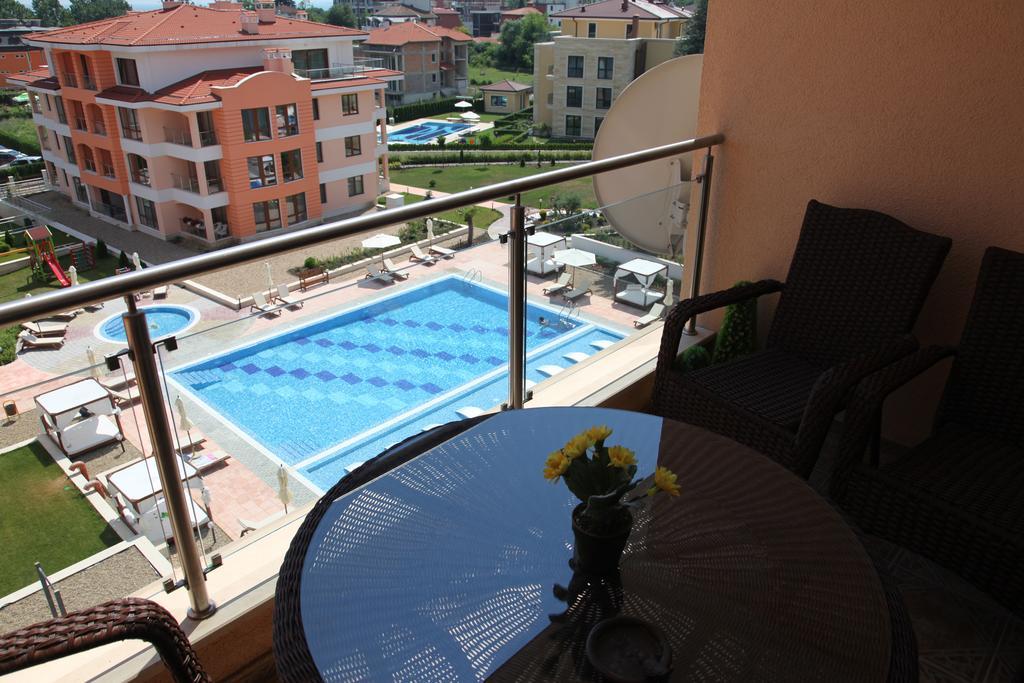 Apartment In St. Constantine And Helena Saints Constantine and Helena Exterior foto